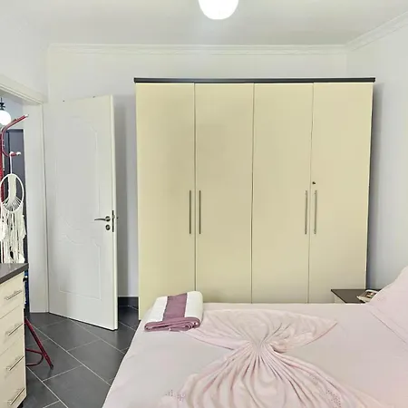 Estia Seaview Apartment *